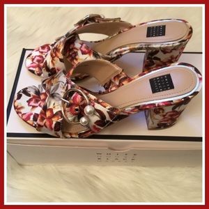 White House Black Market Silvy Floral Slides New 8